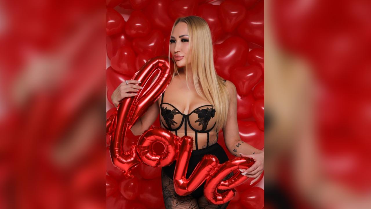 Webcam chat profile for CherryDreamer: Ask about my Hobbies