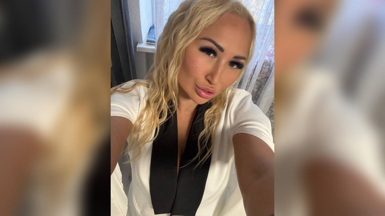 Webcam chat profile for CherryDreamer