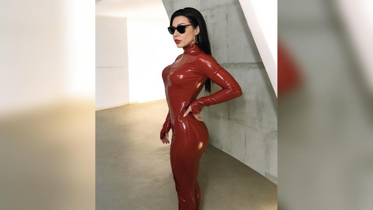 Webcam chat profile for KrissssCharming: Dominatrix