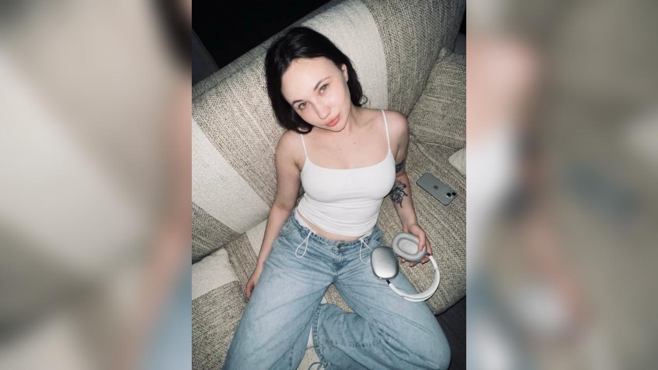 Webcam chat profile for LunaRiche: Ask about my Hobbies