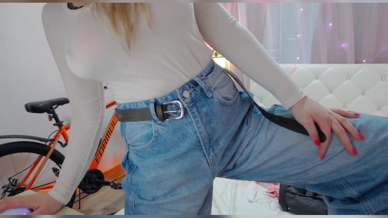 Webcam chat profile for EmillyMiller: Leather