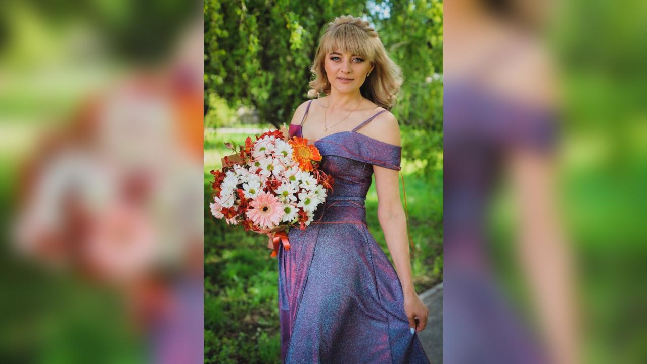 Webcam chat profile for KissedVelvet: Outfits