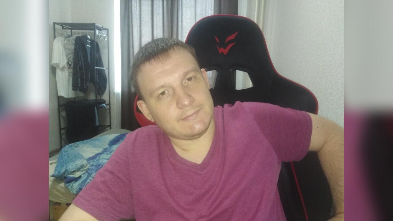 Webcam chat profile for MysteWanderer: Exhibition