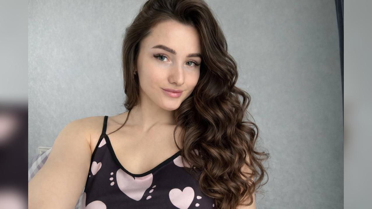 Webcam chat profile for Daciannie: Ask about my Hobbies