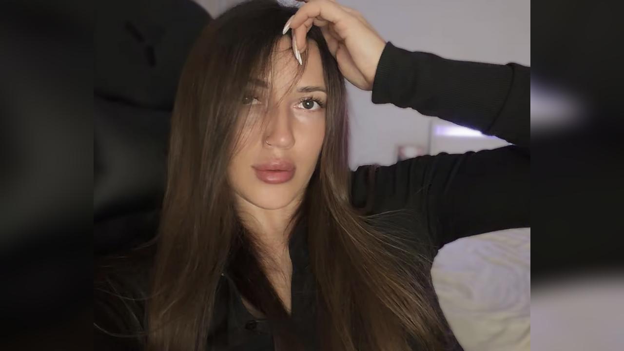 Webcam chat profile for SweetTi: Leather