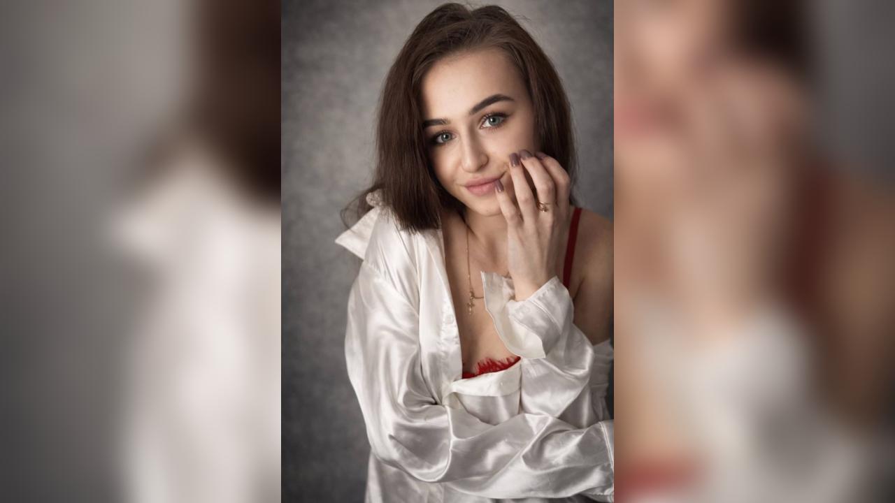 Webcam chat profile for MysticCharm: Ask about my Hobbies