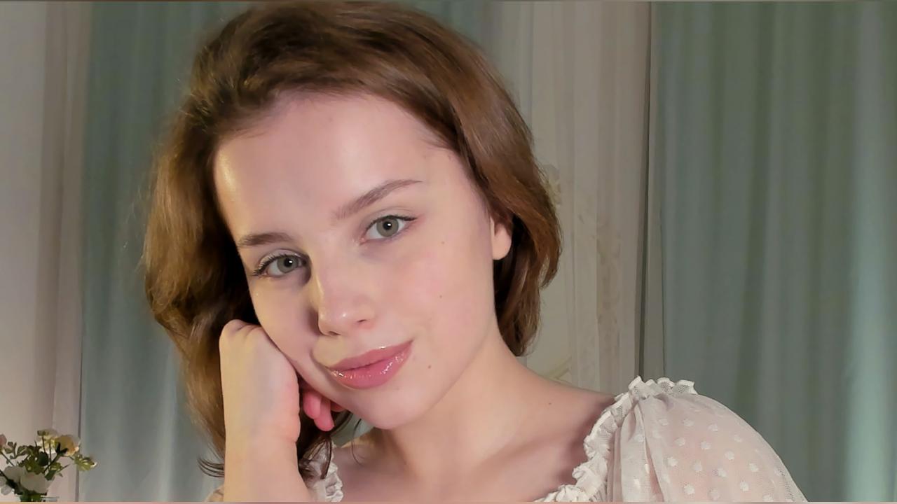 Webcam chat profile for GabiAddams: Legs, feet & shoes