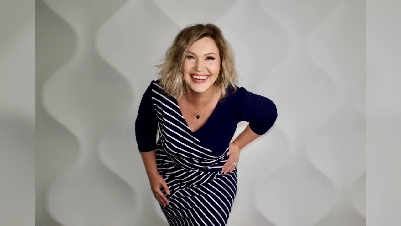 Webcam chat profile for LeslieSvilti: Legs, feet & shoes