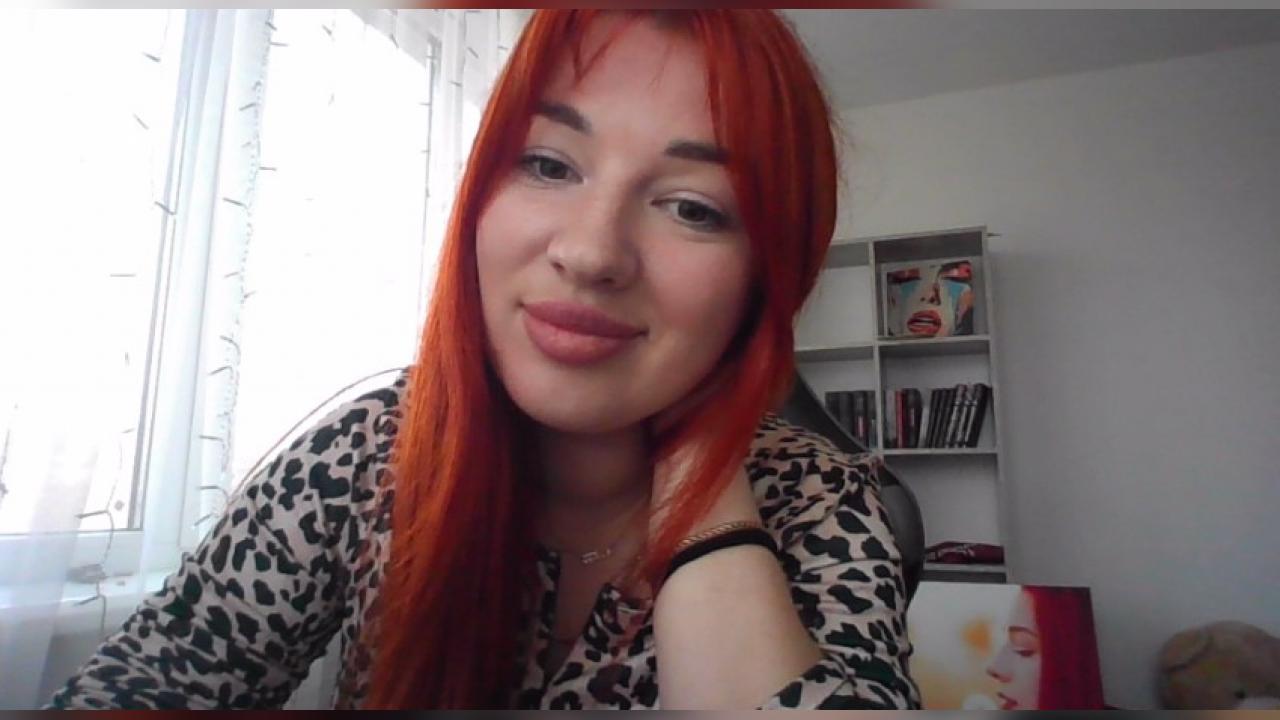 Webcam chat profile for Foxxiccc: Nails