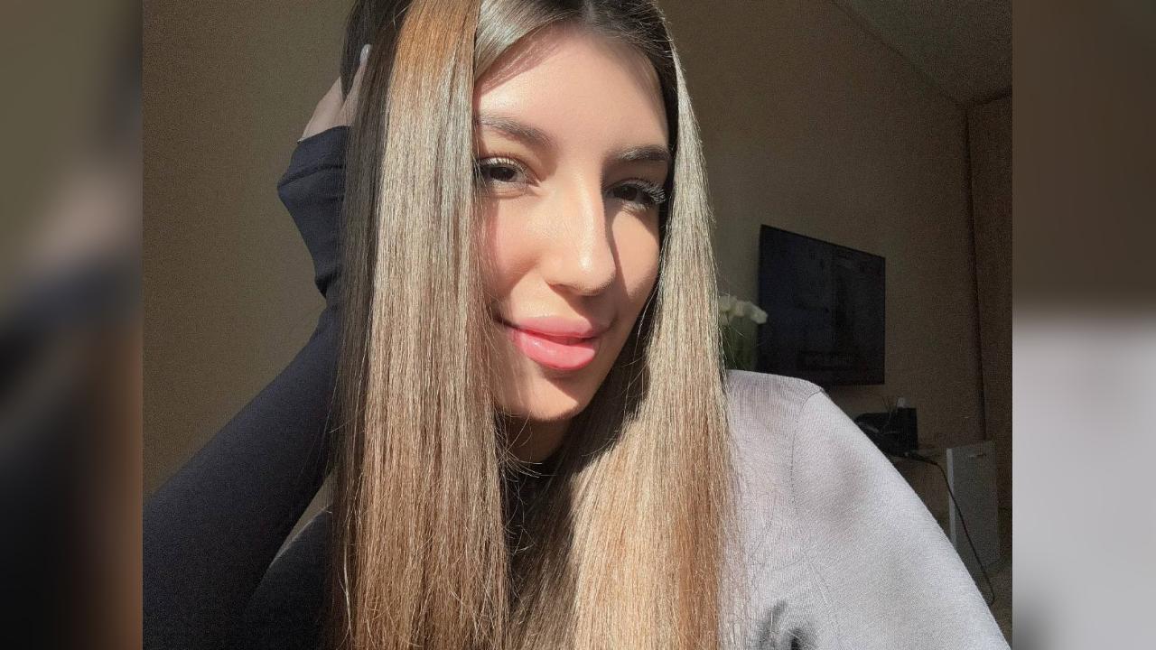 Webcam chat profile for ShadowRose