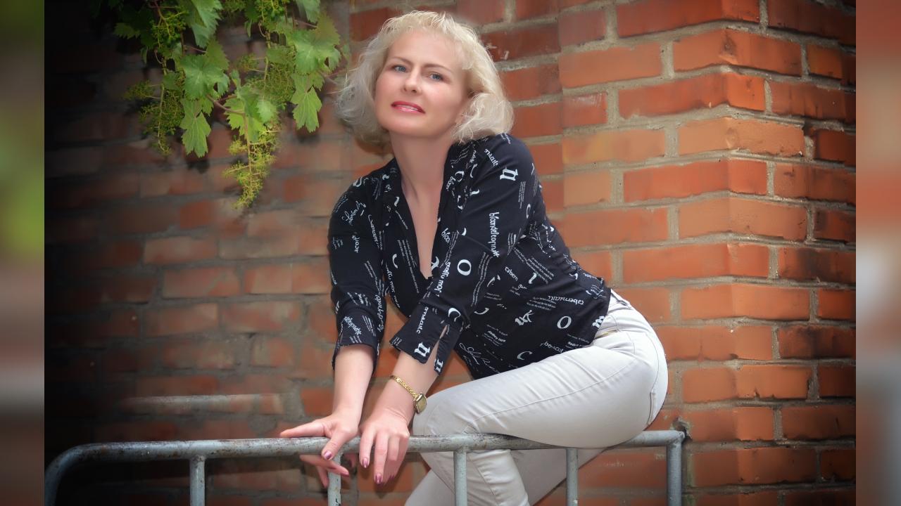 Webcam chat profile for LadySunnySoul: Cooking