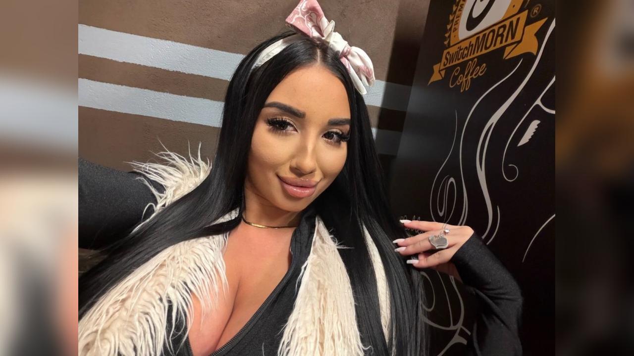 Webcam chat profile for BlueEyesBB: Kissing