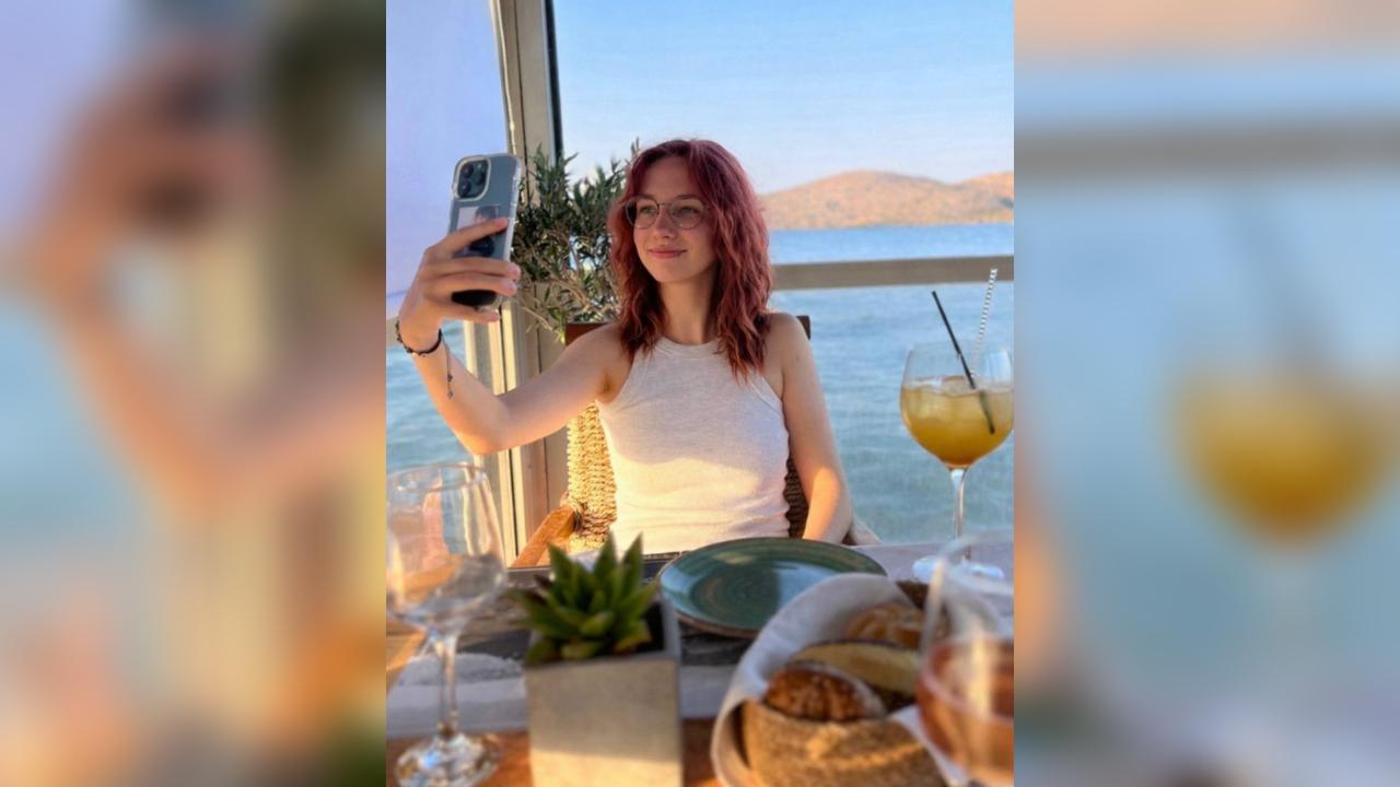 Webcam chat profile for GingerGirl: Smoking