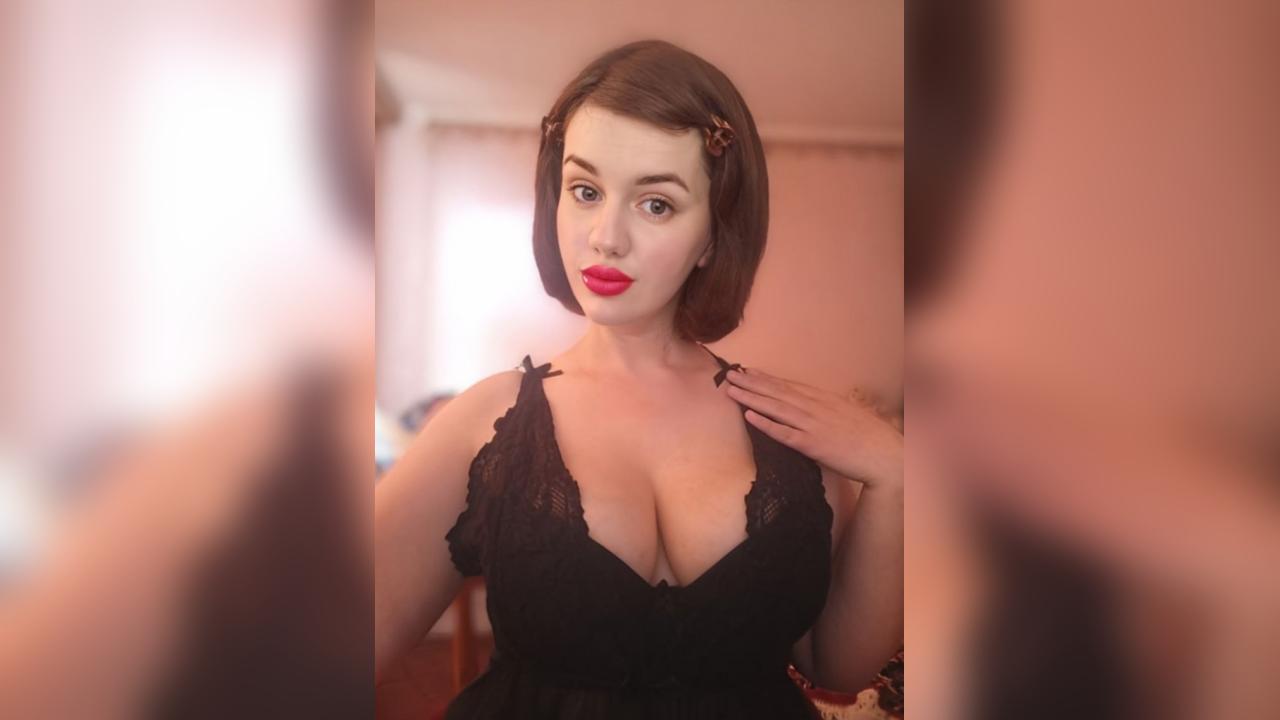 Webcam chat profile for MoonlitSiren