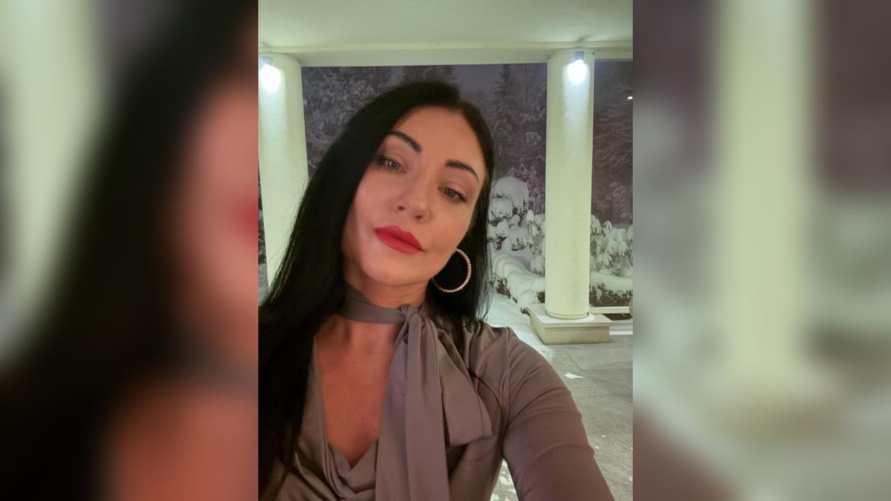 Webcam chat profile for Mirabele: Fitness