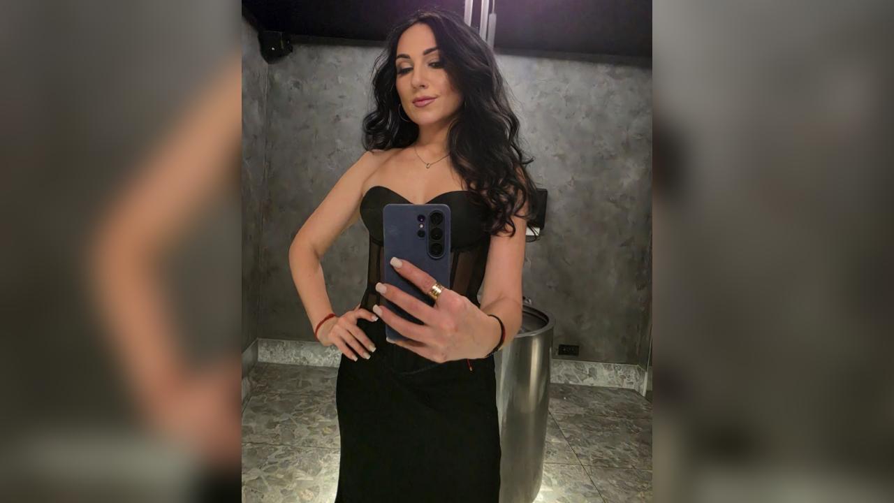 Webcam chat profile for Melan1e: Outfits