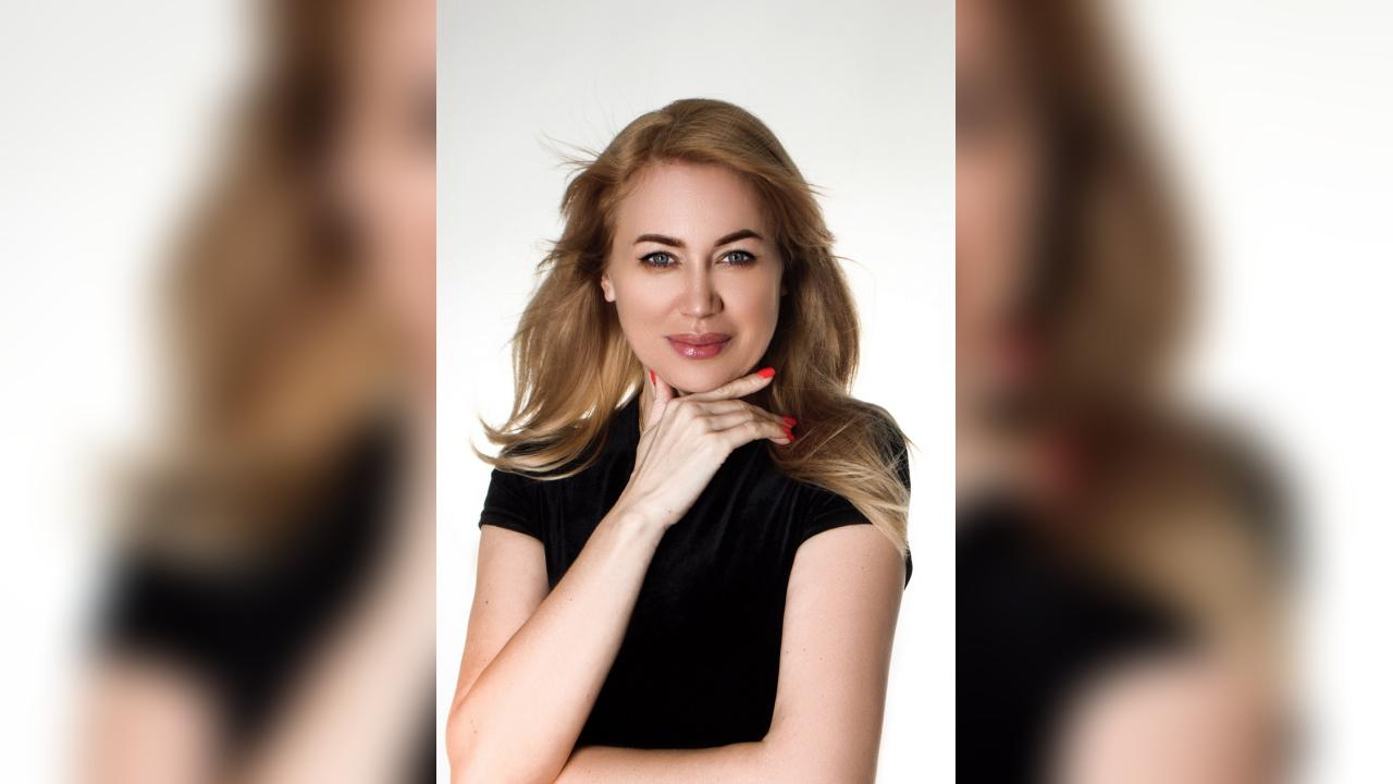 Webcam chat profile for ElanoraGrace: Exercise