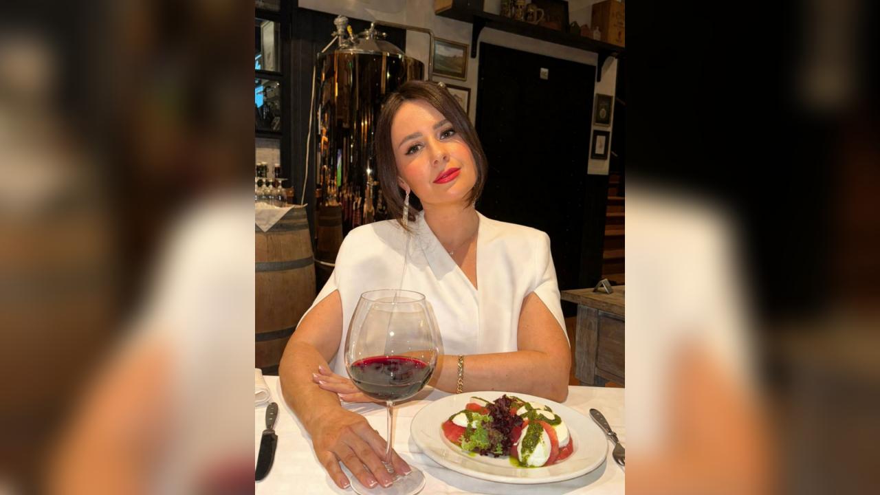 Webcam chat profile for MidnightGrace: Travel