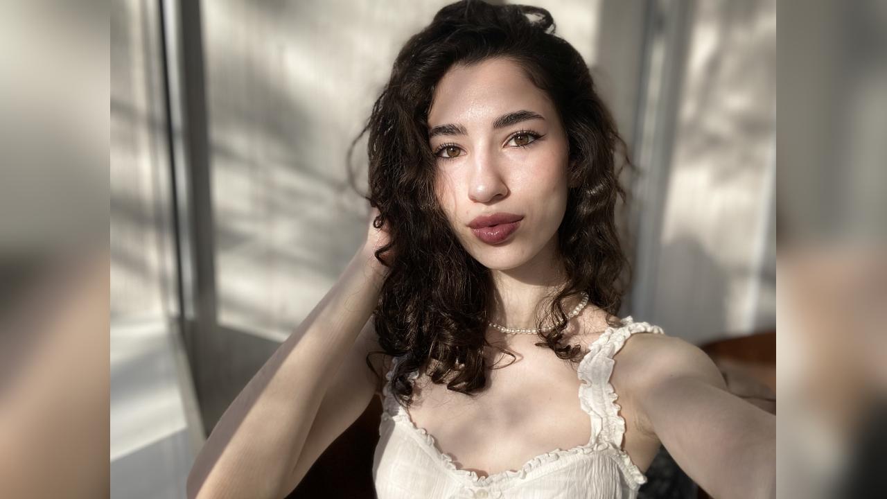 Webcam chat profile for CristalLady: Dancing