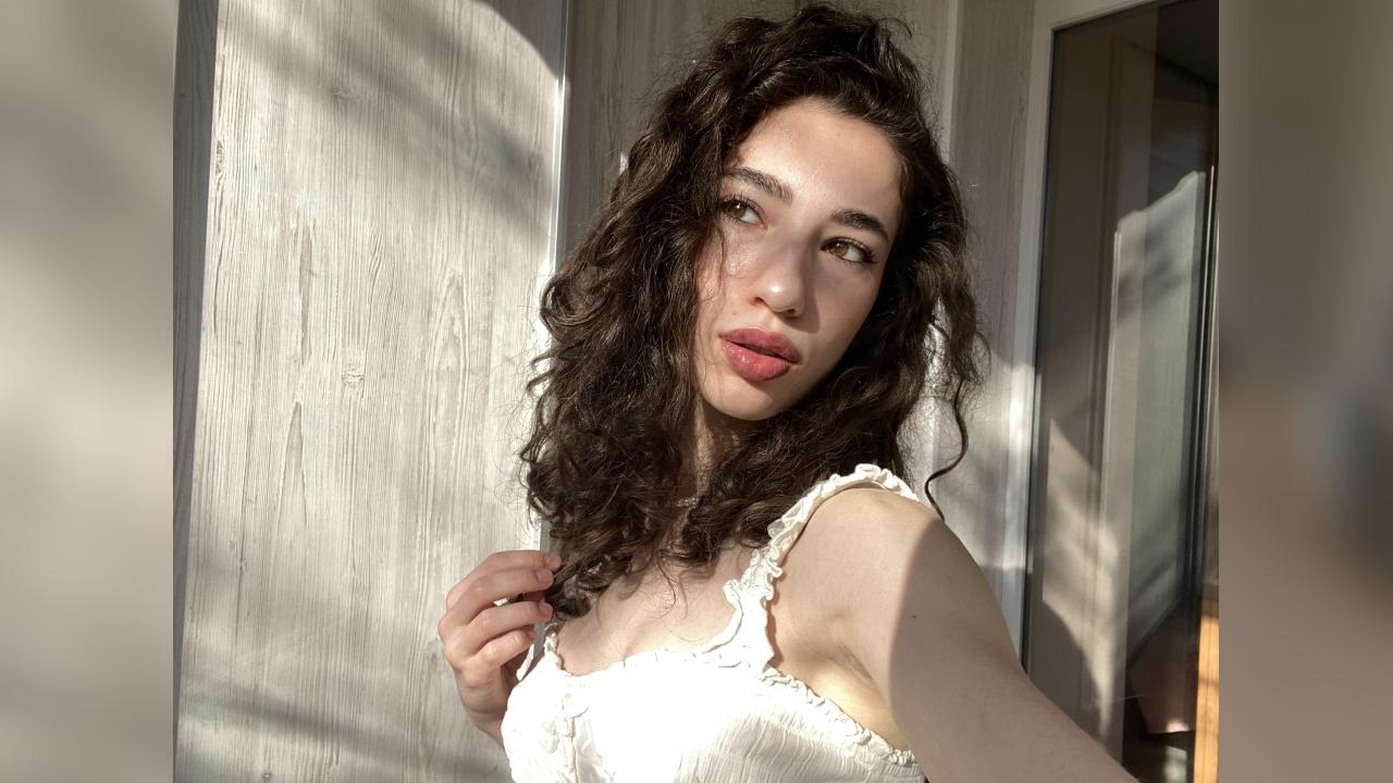 Webcam chat profile for CristalLady: Dancing