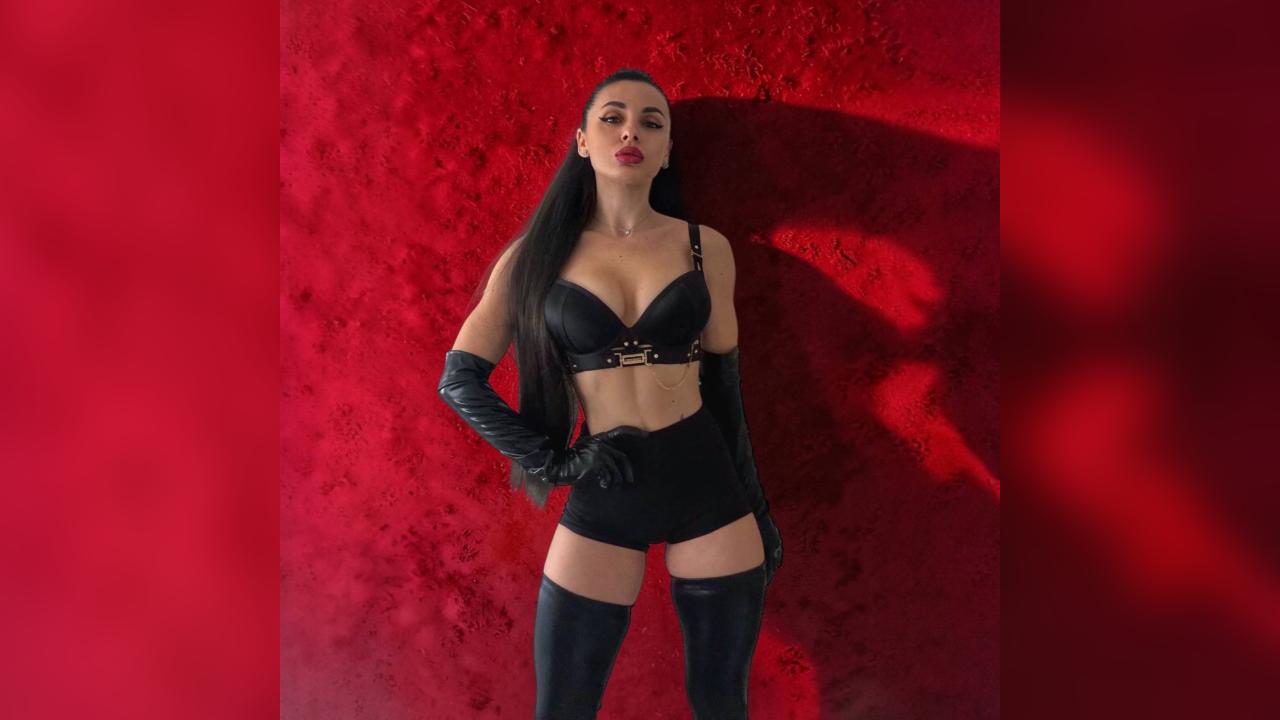 Webcam chat profile for JuliannaSportiv: Bondage & discipline