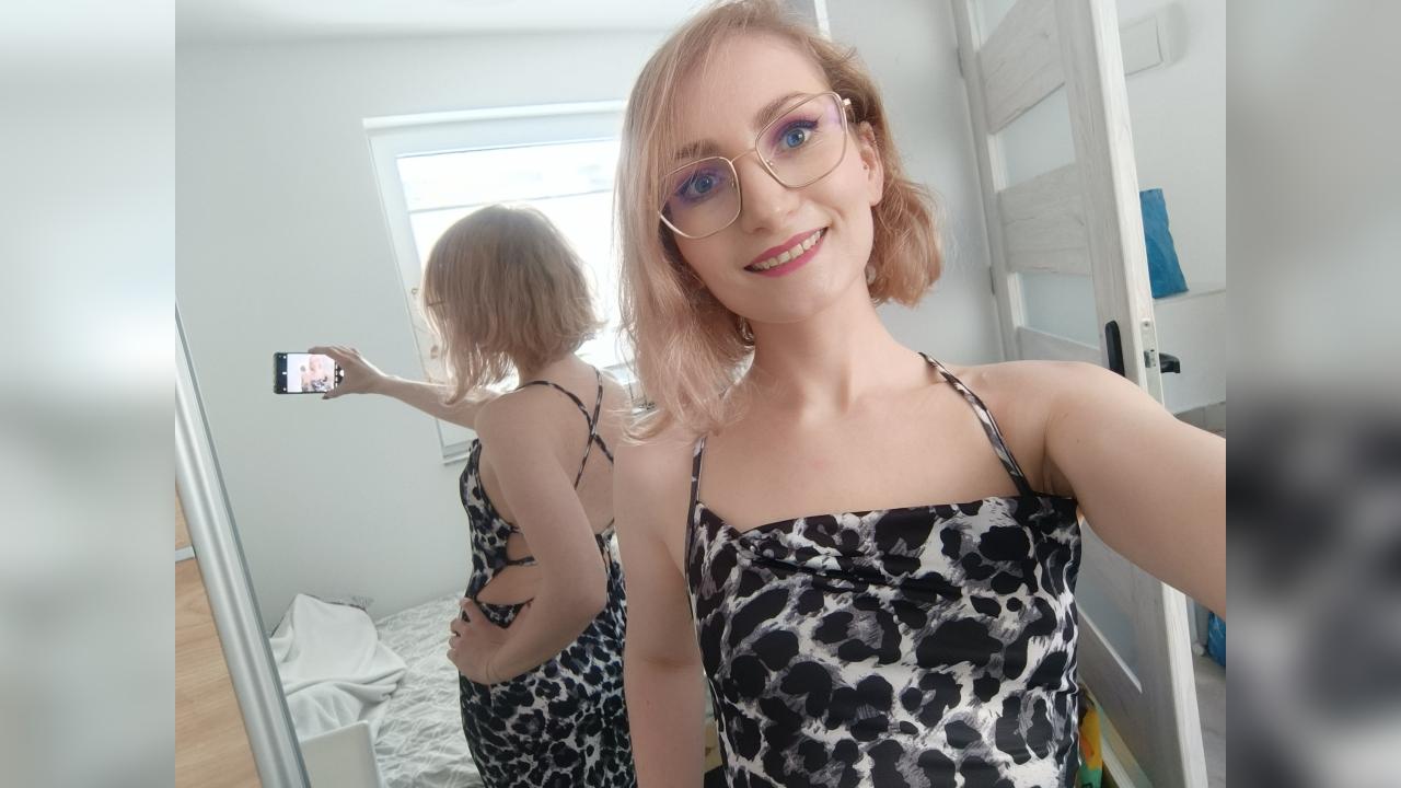 Webcam chat profile for Cinderellaxo: Lingerie & stockings