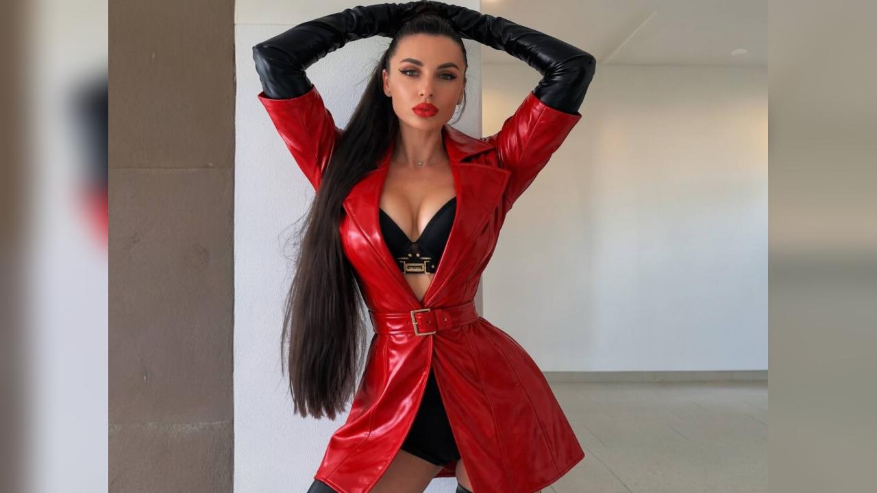 Webcam chat profile for JuliannaSportiv: Bondage & discipline