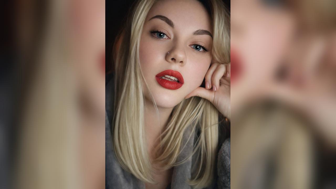 Webcam chat profile for SugarBlonde: Travel