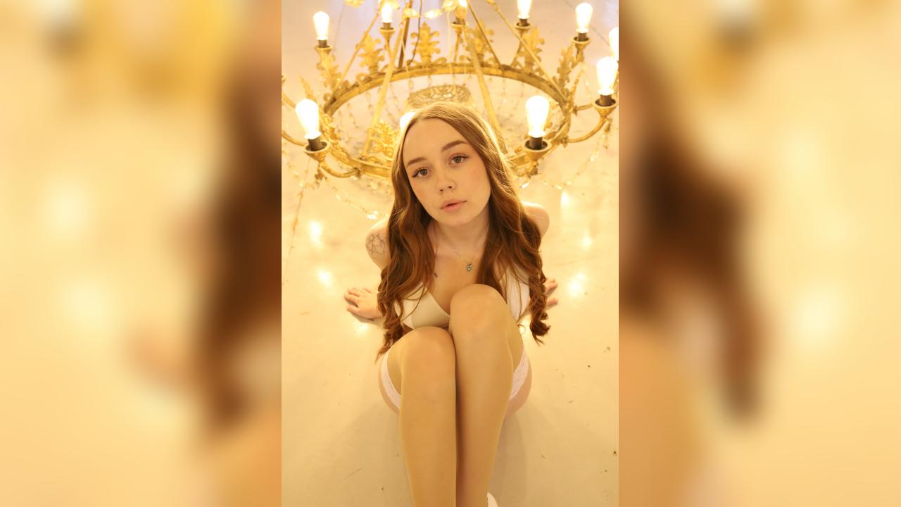 Webcam chat profile for Marleee: Latex & rubber