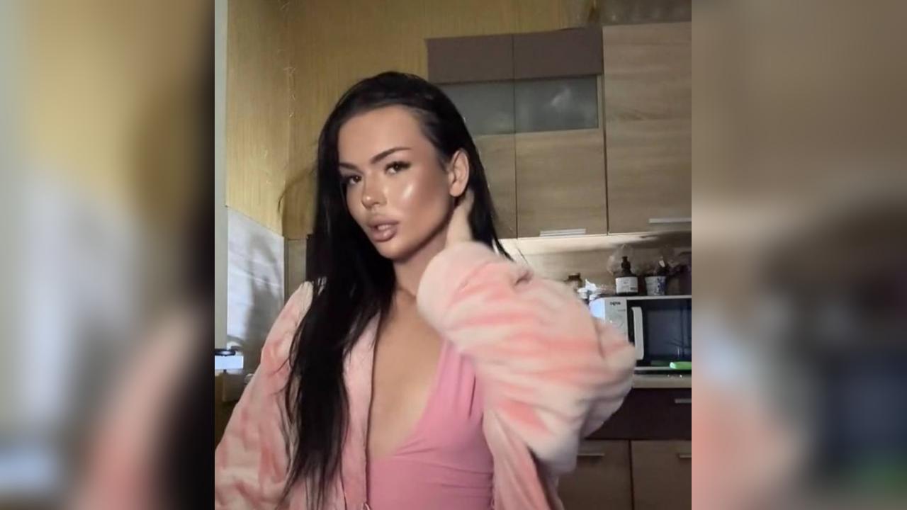 Webcam chat profile for Hotgirl1: Latex & rubber