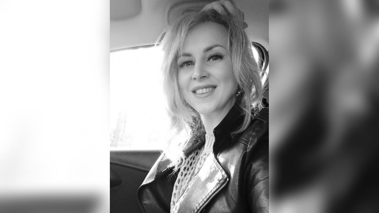 Webcam chat profile for SweettWomann: Legs, feet & shoes