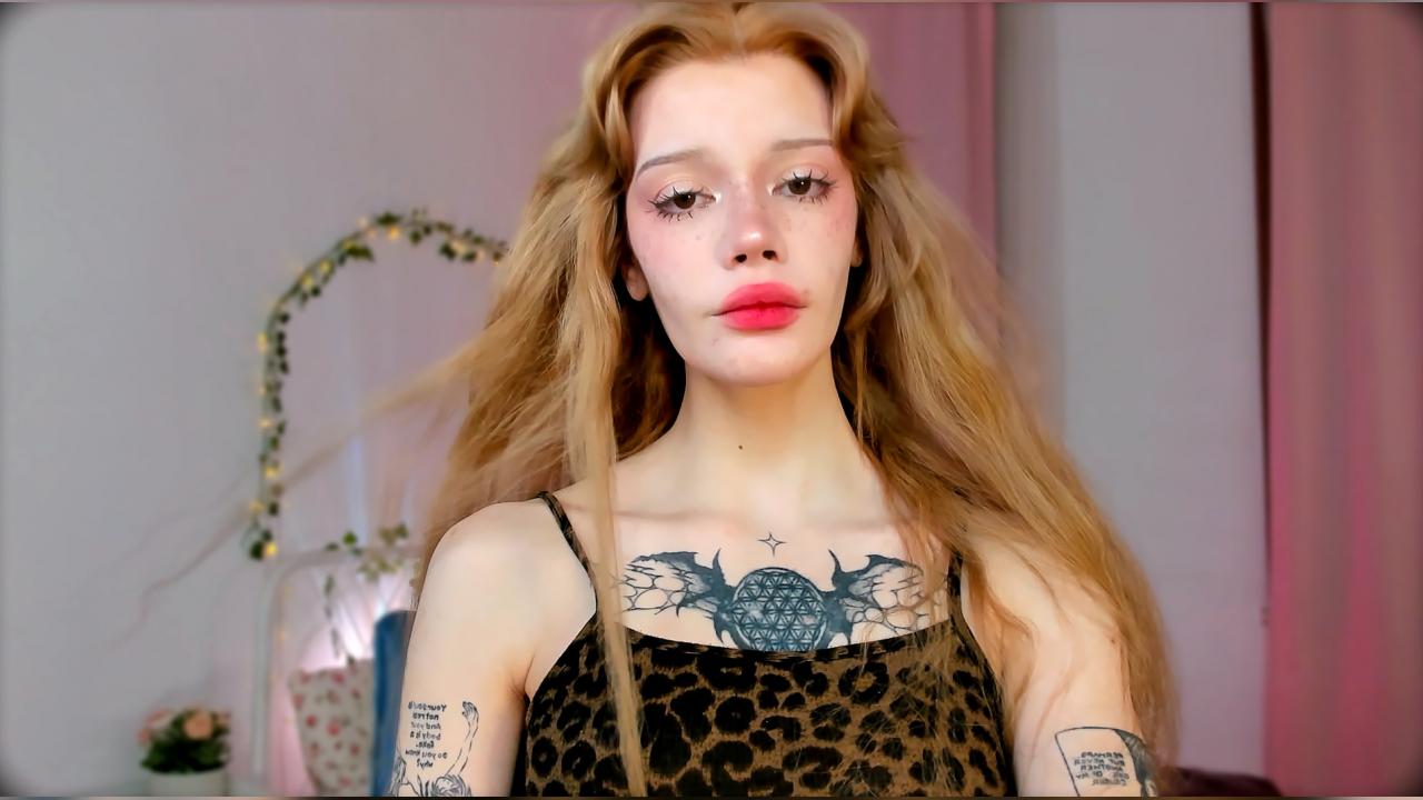 Webcam chat profile for SweetMell: Leather