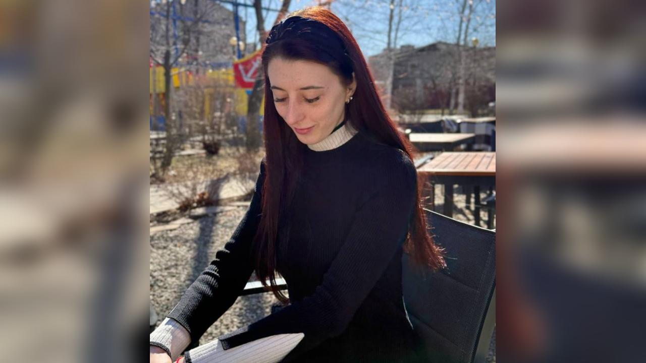 Webcam chat profile for 00Jasmine: Legs, feet & shoes