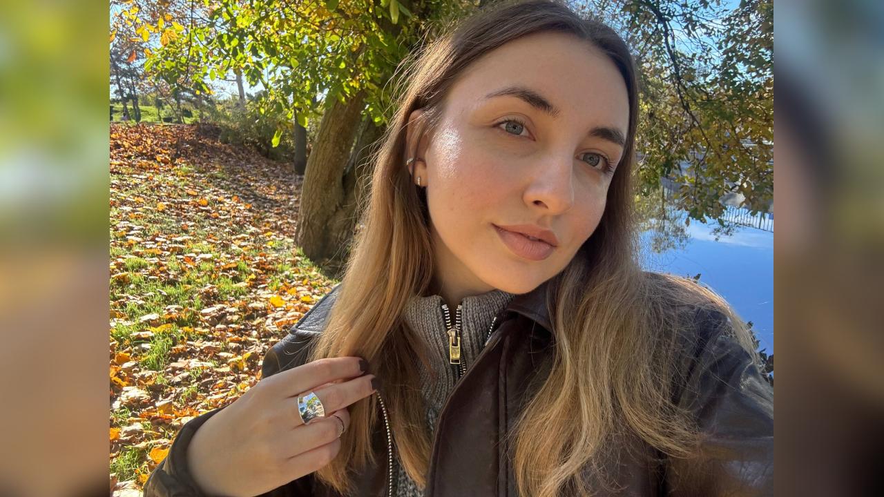 Webcam chat profile for LovelyAura