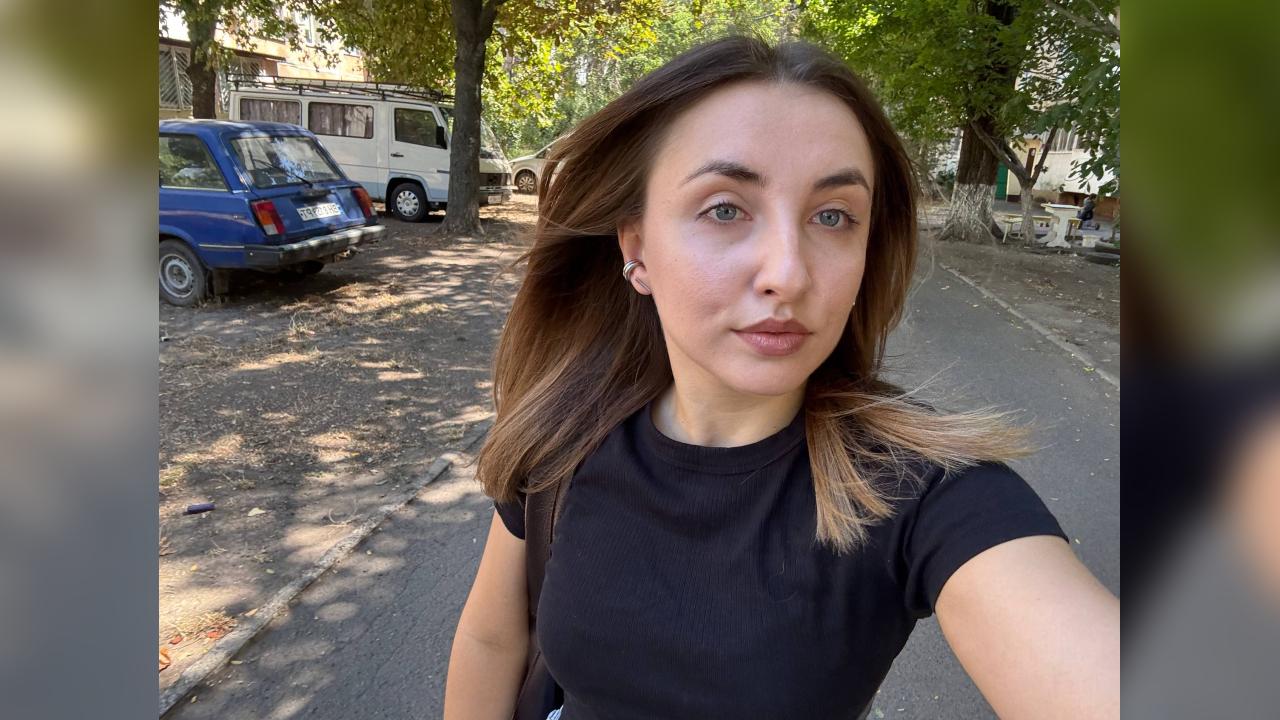 Webcam chat profile for LovelyAura