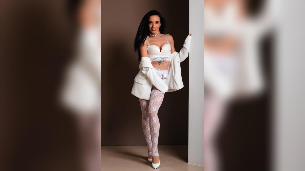 Webcam chat profile for LoveDresms