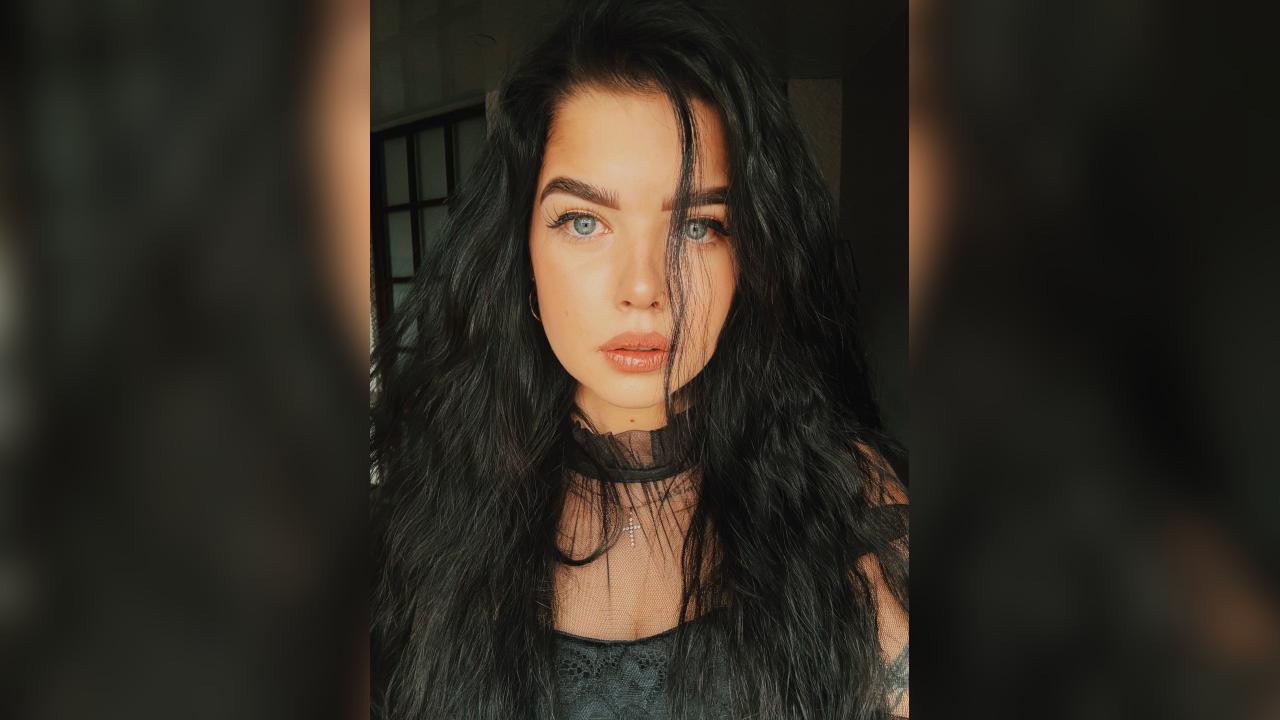 Webcam chat profile for FlowersCute