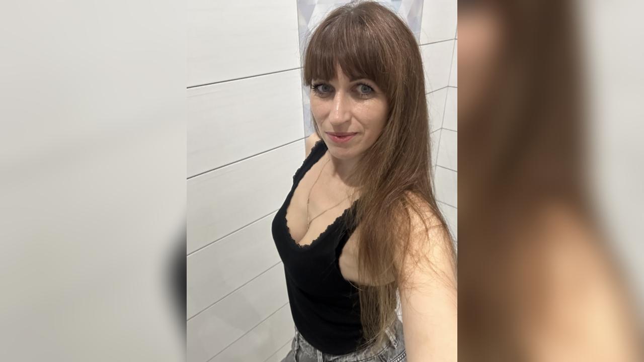 Webcam chat profile for RedRose