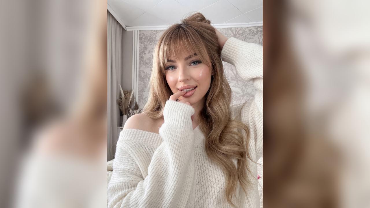 Webcam chat profile for Rinae: Legs, feet & shoes