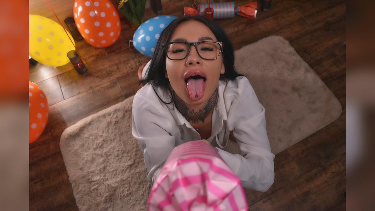 Webcam chat profile for AngellBlackX: Bondage & discipline