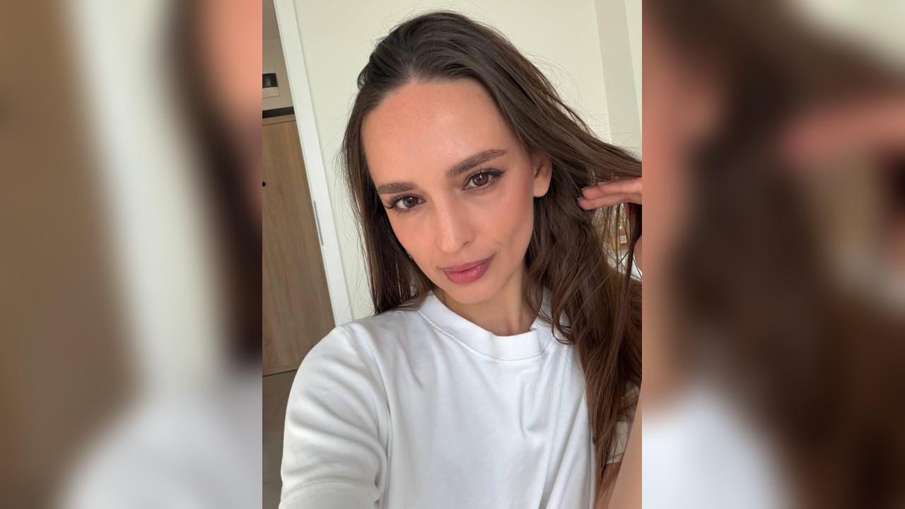 Webcam chat profile for SerenaMuse: Outfits