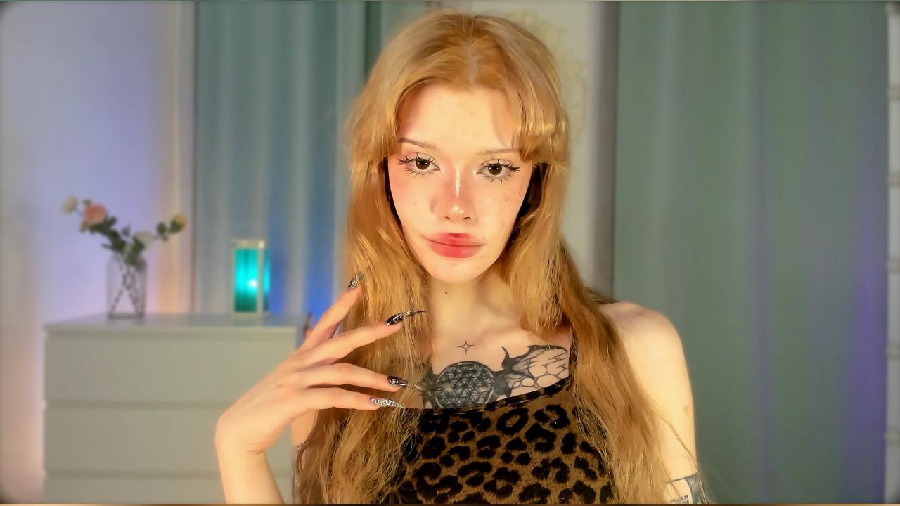 Webcam chat profile for SweetMell: Leather