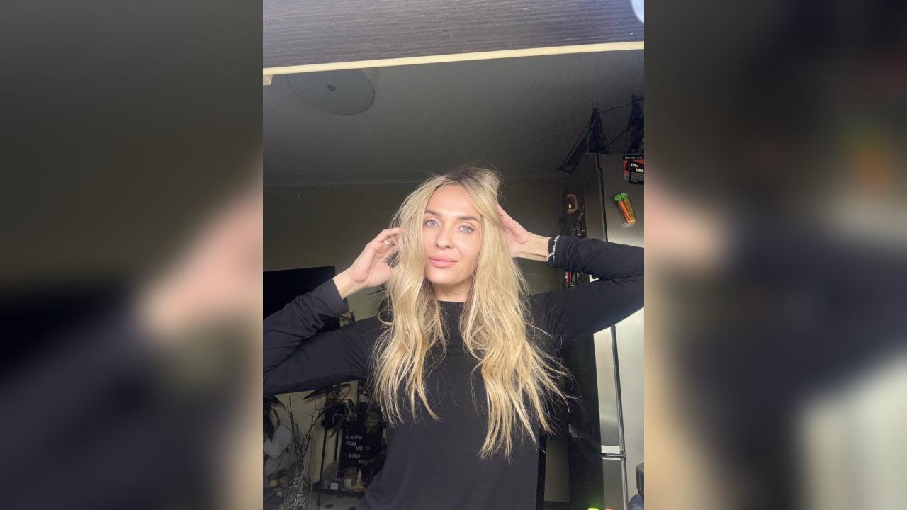 Webcam chat profile for Lumira: Ask about my Hobbies