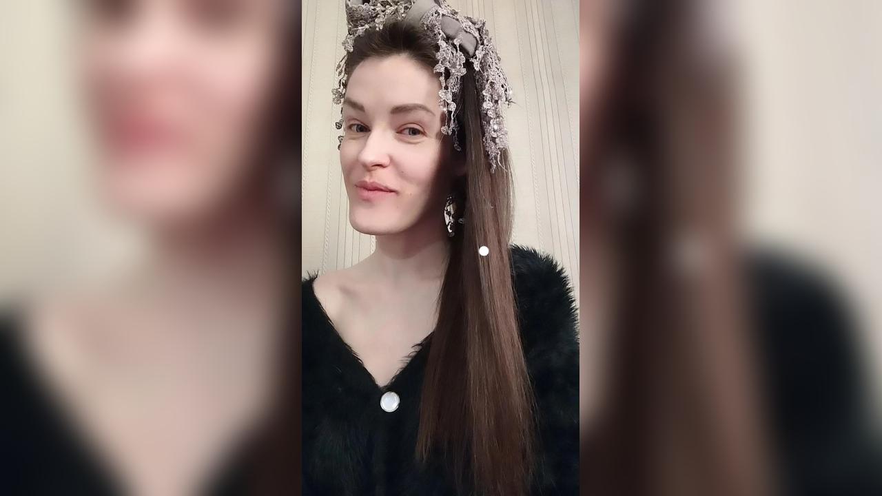 Webcam chat profile for LadyIcyl: Legs, feet & shoes