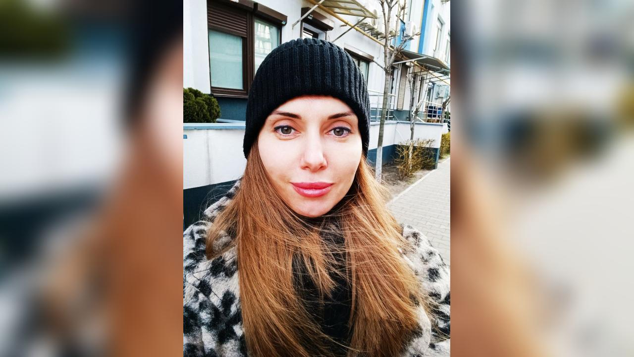 Webcam chat profile for LioraMind: Outfits