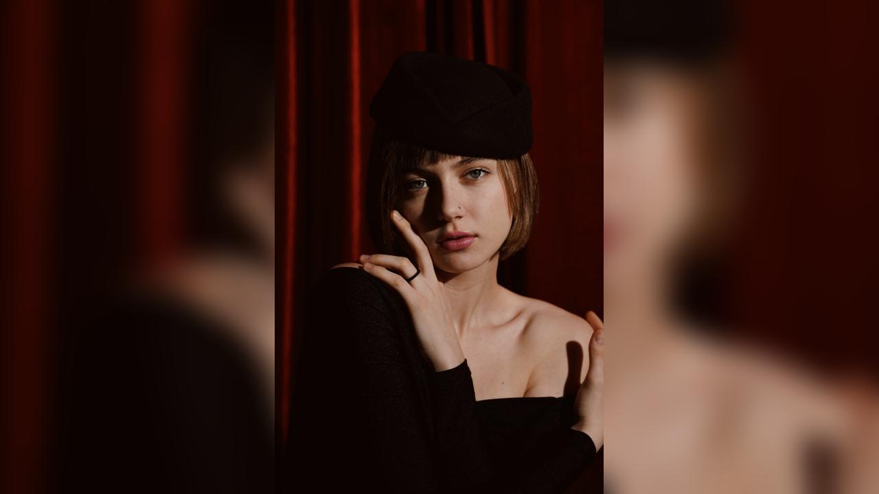 Webcam chat profile for EchoScribe: Outfits