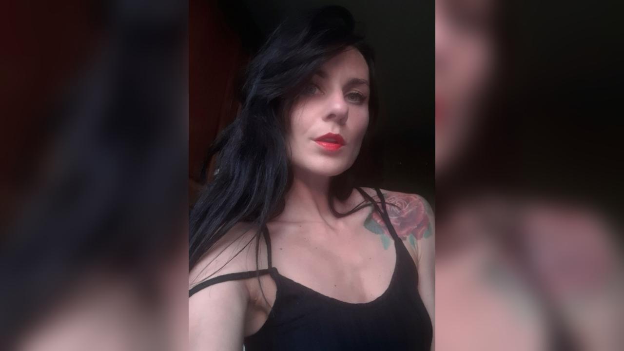 Webcam chat profile for SoftLips53753: Fitness