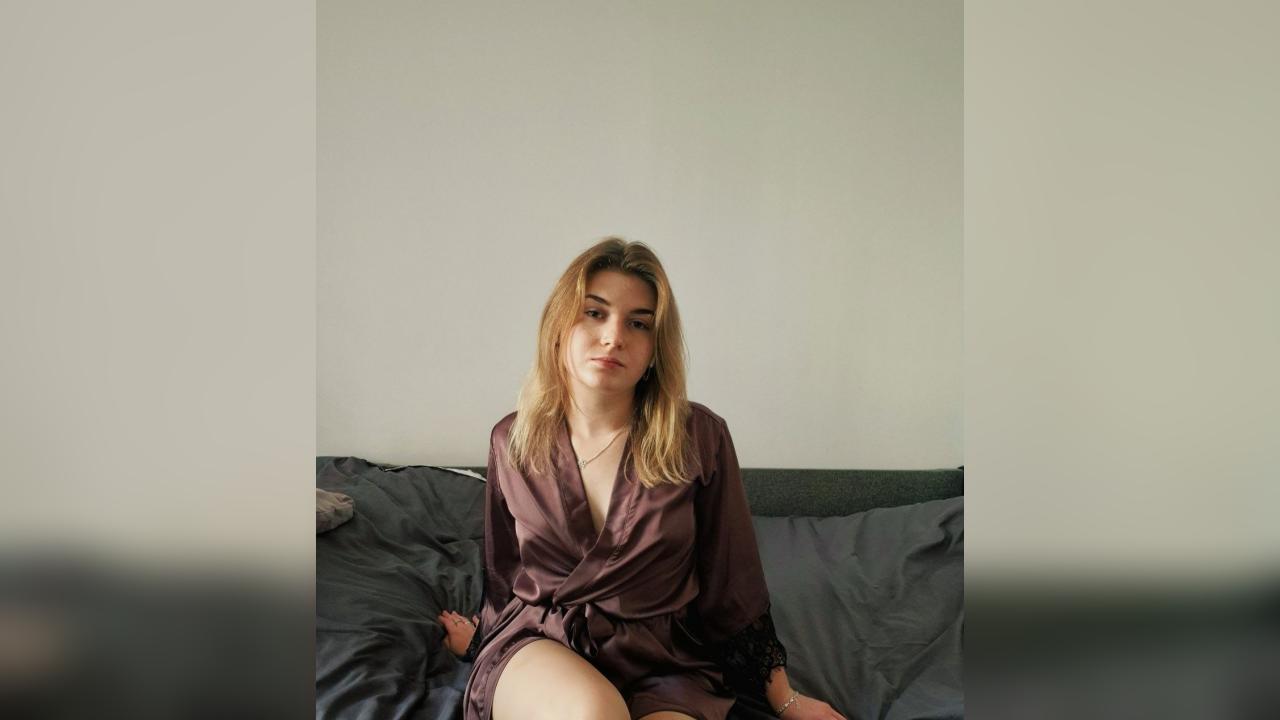 Webcam chat profile for GloriaRai: Art