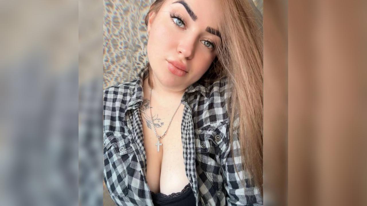 Webcam chat profile for Rosmira: Ask about my Hobbies