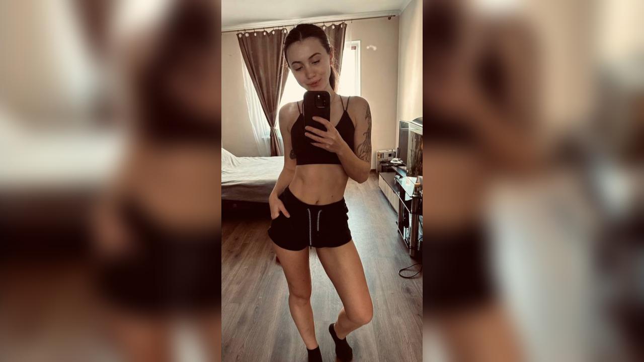 Webcam chat profile for Re3gina: Fitness